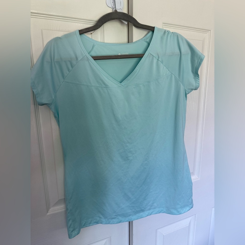 Women’s Columbia V Neck